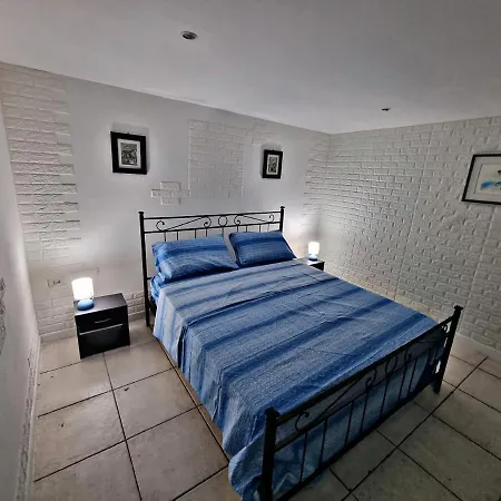 Manfredi アパート